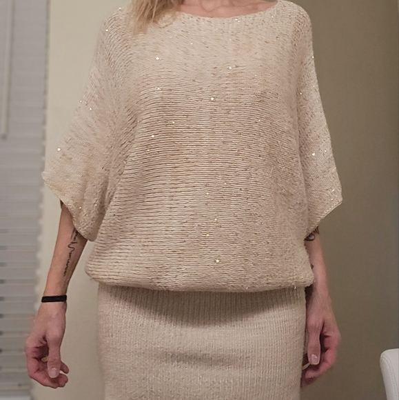 RACHEL Rachel Roy Dresses & Skirts - Rachel Roy Knit dress Ivory/Gold L gently used